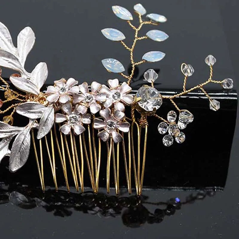 Peigne cheveux mariage orné de perles et strass étincelants 3 - Chic & Coquette