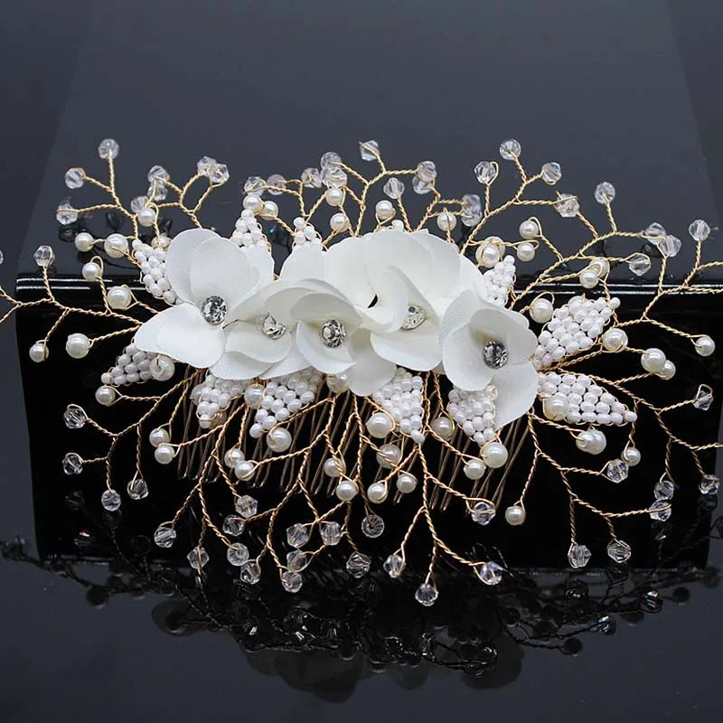 Peigne cheveux mariage orné de perles et strass étincelants 10 - Chic & Coquette