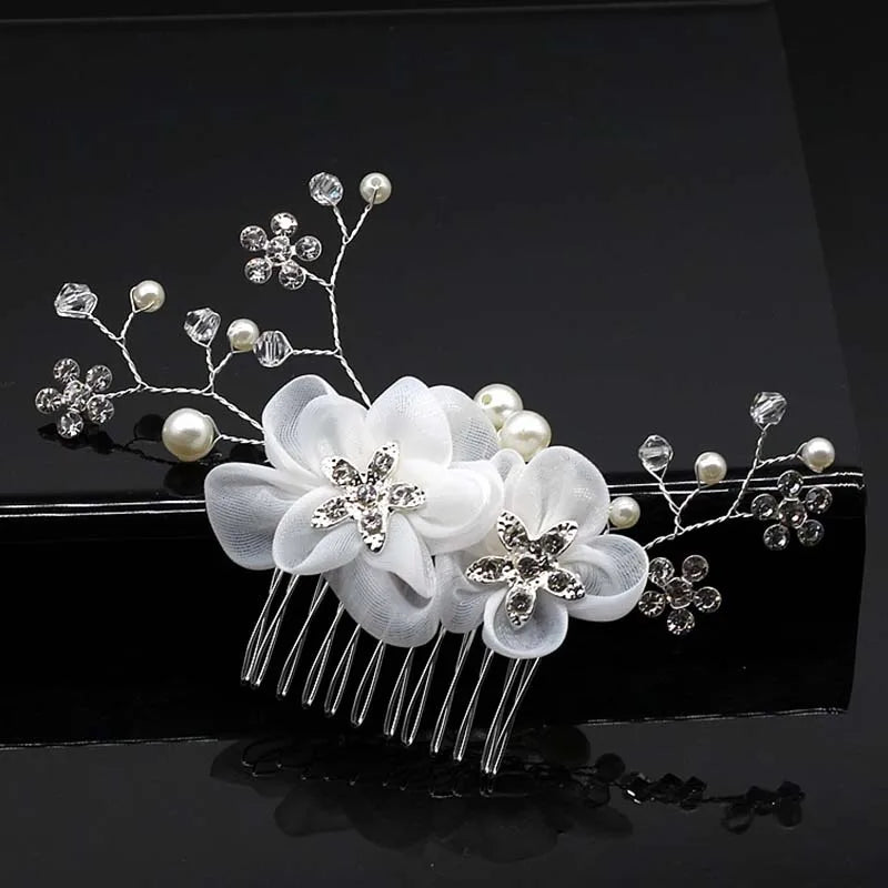 Peigne cheveux mariage orné de perles et strass étincelants 5 - Chic & Coquette