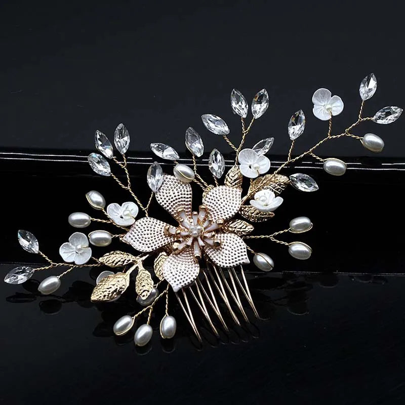 Peigne cheveux mariage orné de perles et strass étincelants 15 - Chic & Coquette