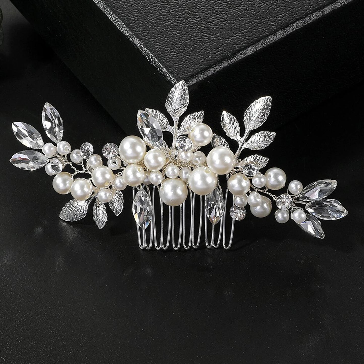 Peigne cheveux mariage élégant avec perles, strass & cristaux 13 - Chic & Coquette