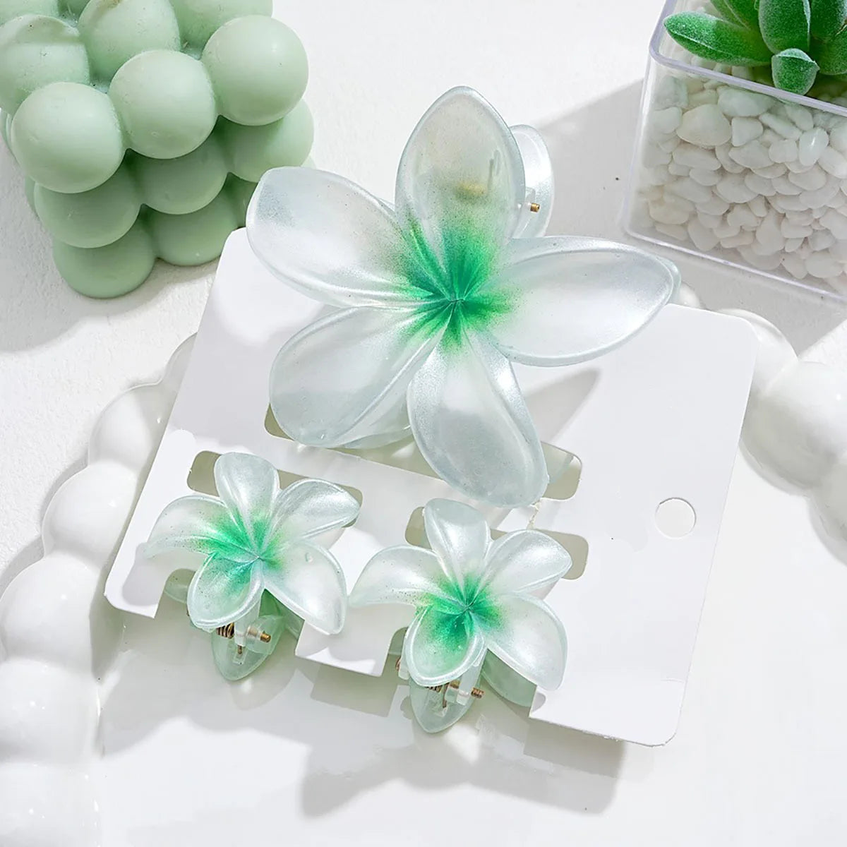 Lot de 3 pinces à cheveux fleurs d’été blanches et colorées, tendance Vert - Chic & Coquette