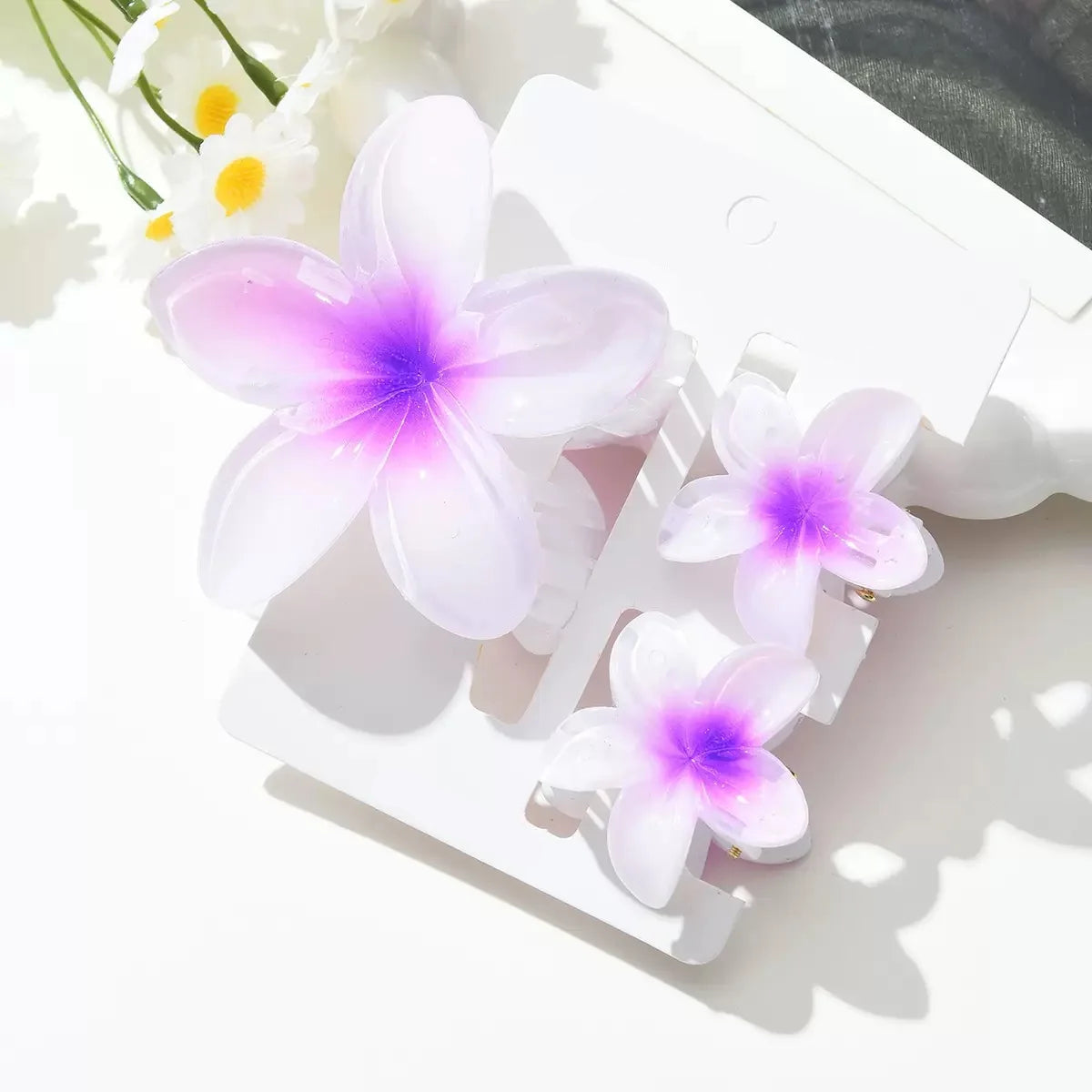 Lot de 3 pinces à cheveux fleurs d’été blanches et colorées, tendance Lilas - Chic & Coquette