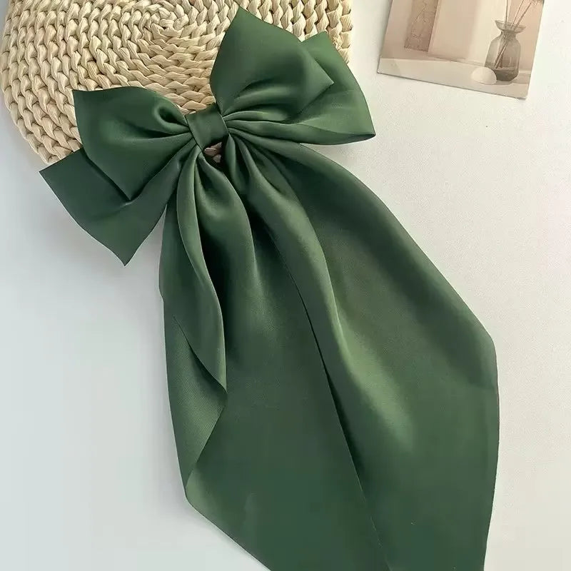 Barrette cheveux grand nœud en satin uni – 15 couleurs Vert - Chic & Coquette