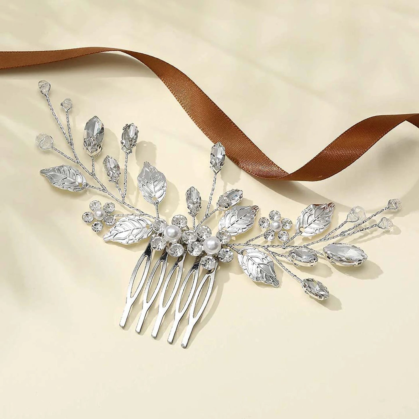 Peigne cheveux mariage élégant avec perles, strass & cristaux 4 - Chic & Coquette