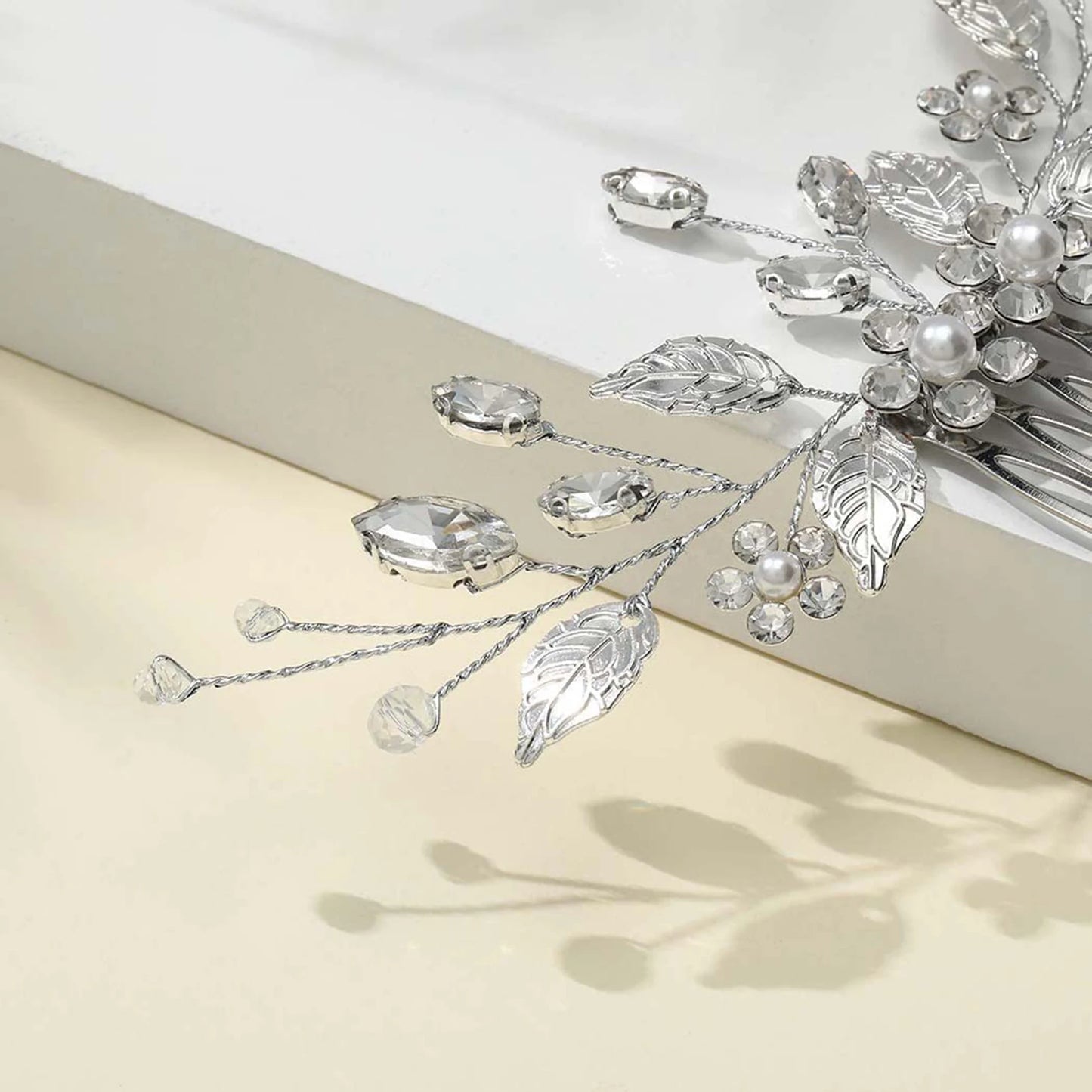 Peigne cheveux mariage élégant avec perles, strass & cristaux 7 - Chic & Coquette