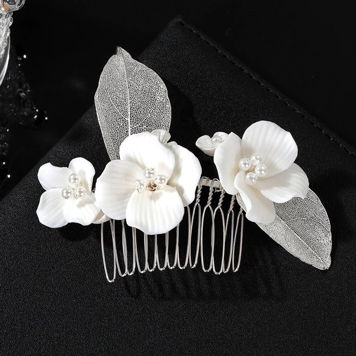 Peigne cheveux mariage élégant avec perles, strass & cristaux 11 - Chic & Coquette