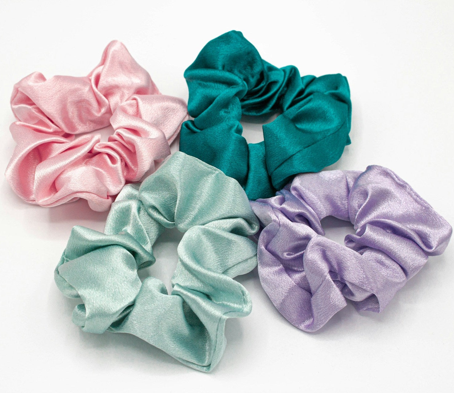 chouchou en soie tendance de différentes couleurs