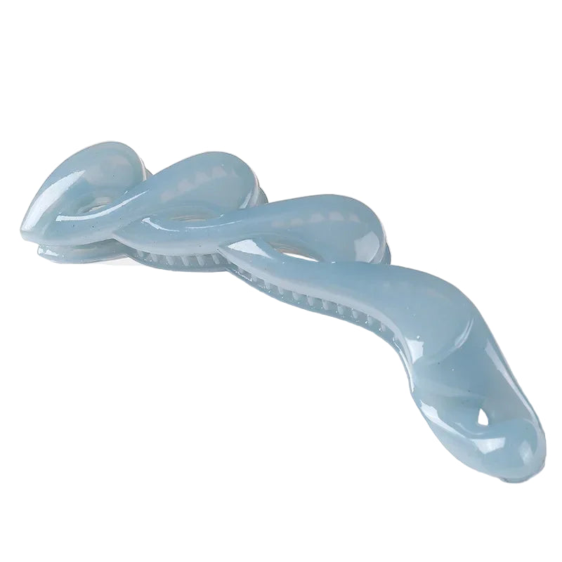 Pince à cheveux banane torsadée brillante en plastique – Coloris chic bleu ciel - Chic & Coquette