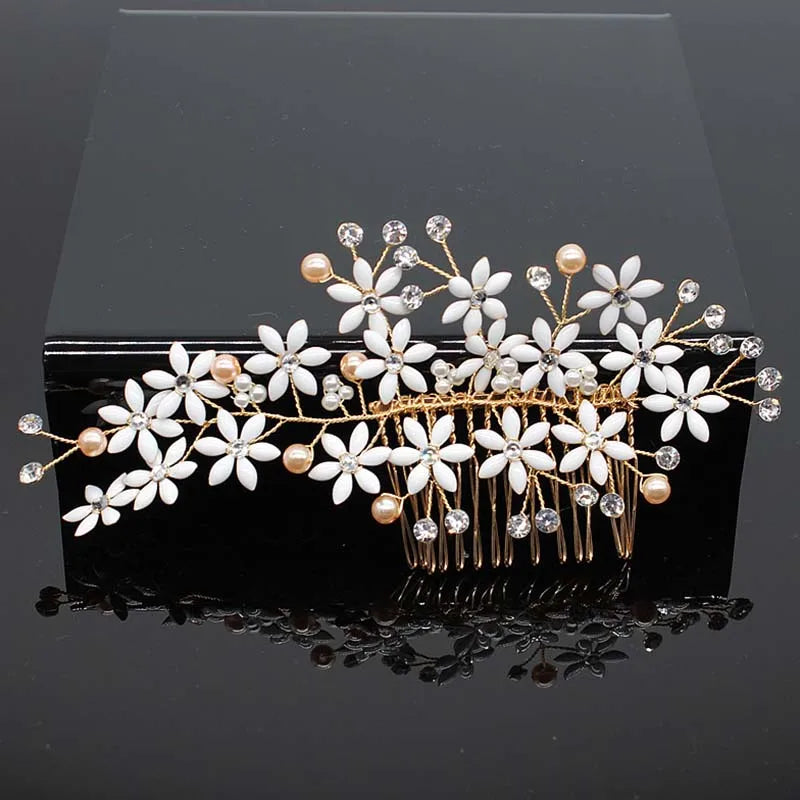 Peigne cheveux mariage orné de perles et strass étincelants 16 - Chic & Coquette