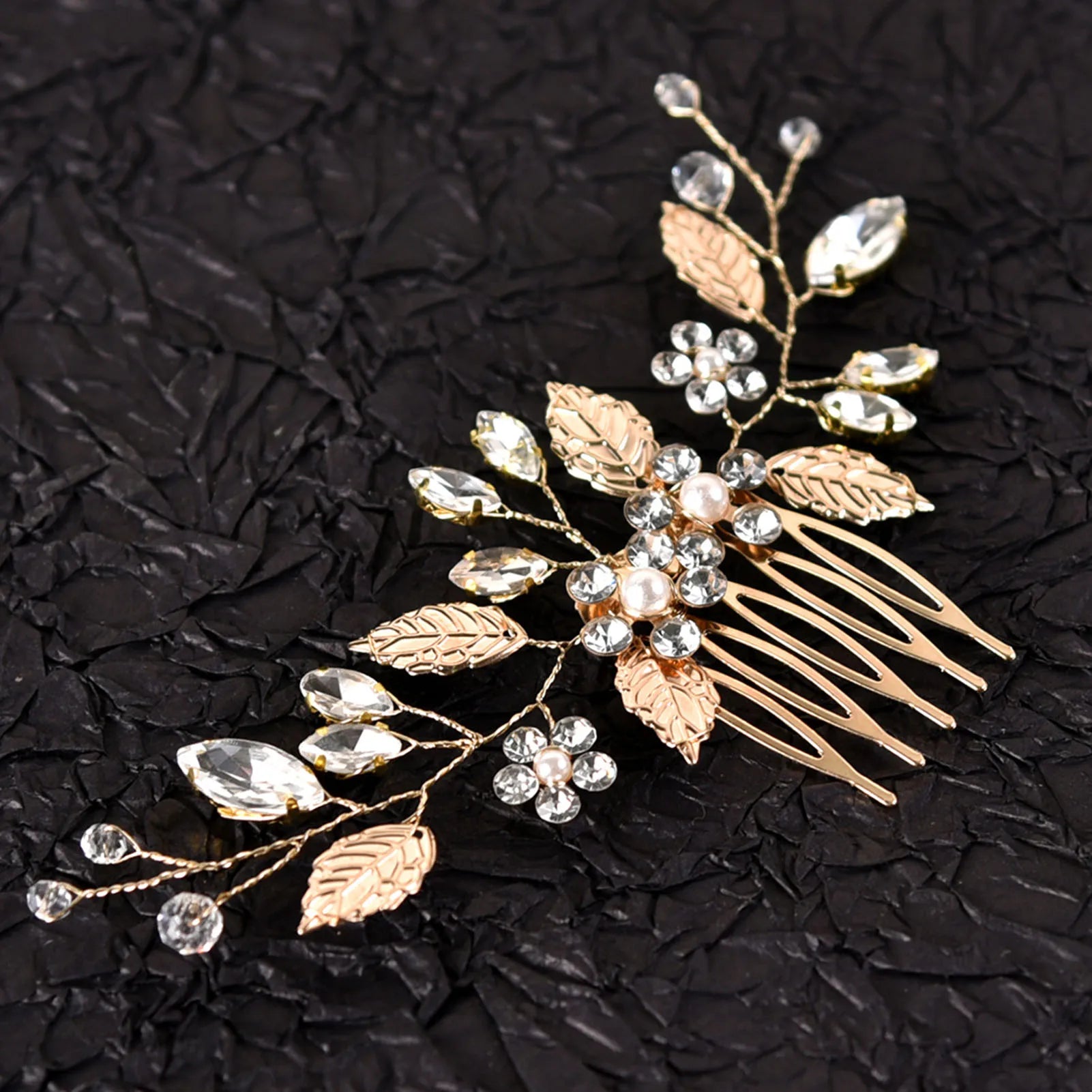 Peigne cheveux mariage élégant avec perles, strass & cristaux 9 - Chic & Coquette